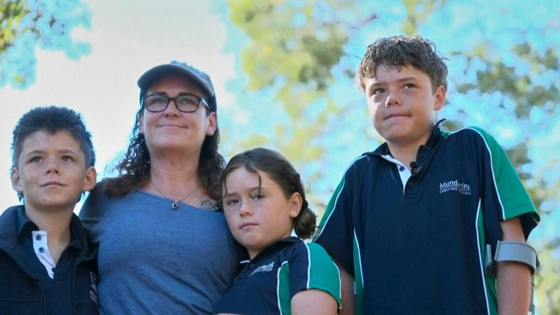 Australien: 13-Jähriger rettet Familie nach stundenlangem Kampf im Meer