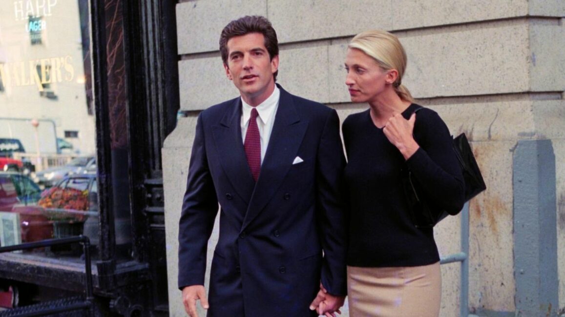 John F. Kennedy jr. (†) + Carolyn Bessette-Kennedy (†): Wunder Punkt in der Ehe von John F. Kennedy jr. (†38): "Er hat es bereut"