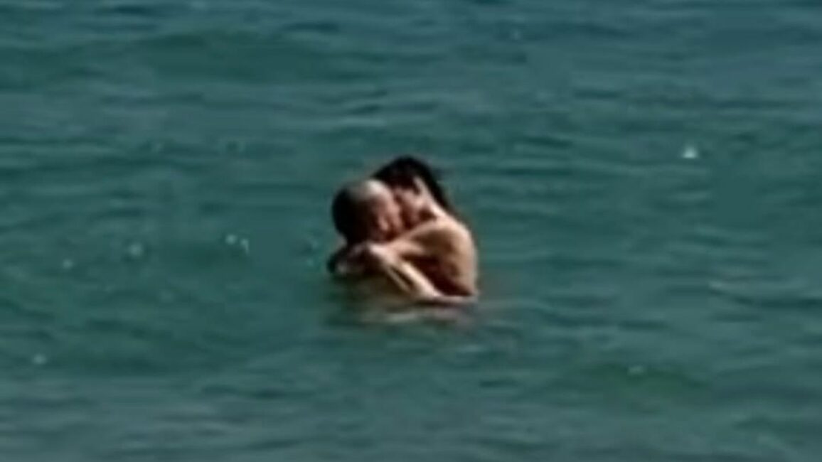 Marie Nasemann: Frisch verliebt? Marie Nasemann knutscht im Meer