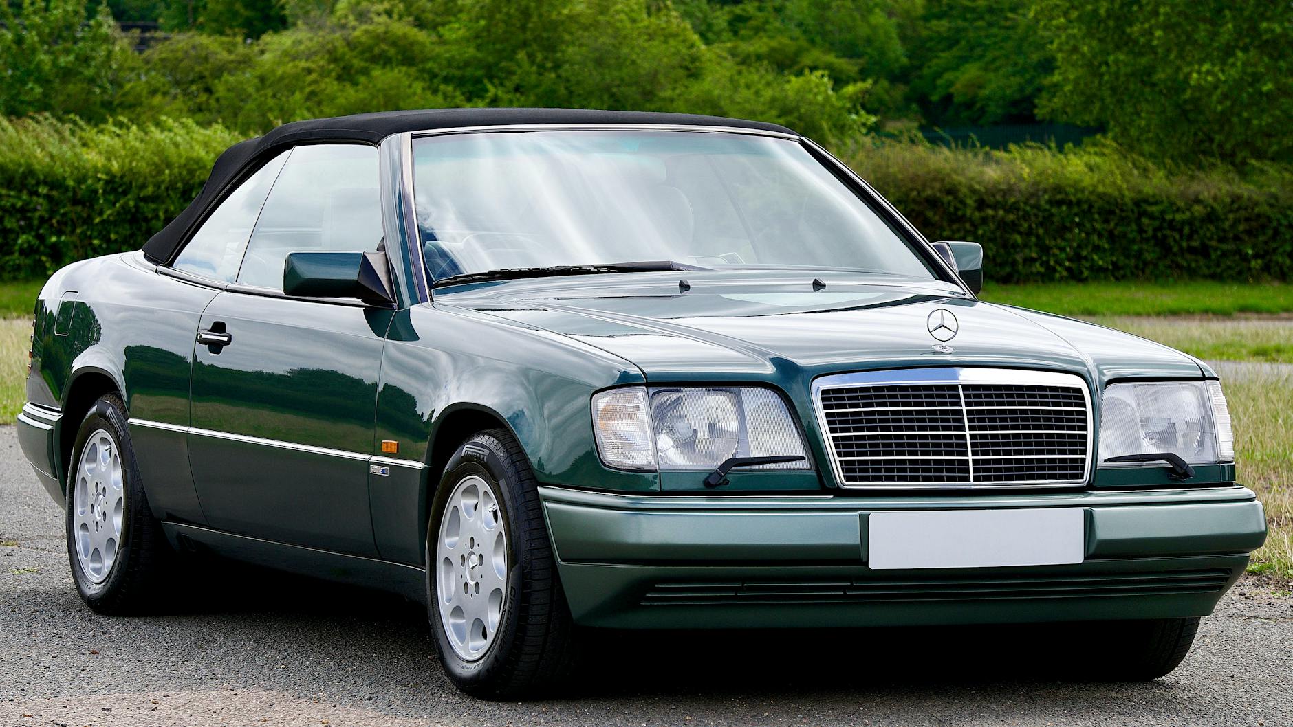 Symbolbild zum Thema Mercedes Benz Gewinnrückgang