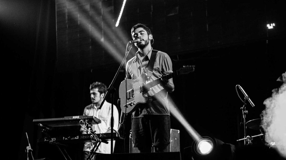 Detailansicht: Tiefschnee Springen