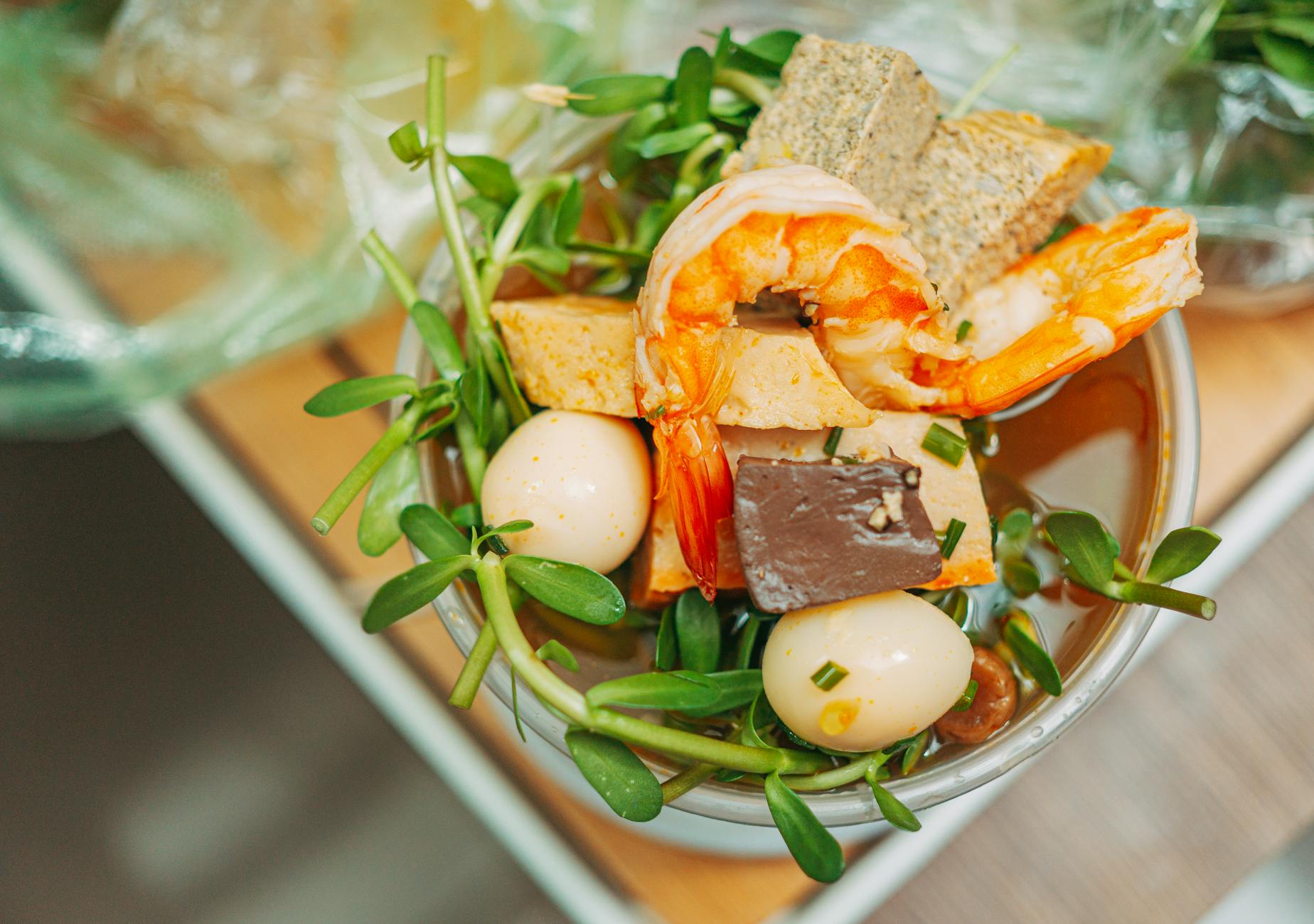 Illustration zu Tom Brady Alix Earle