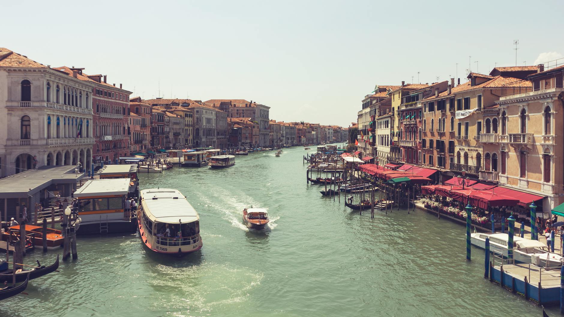 Detailansicht: Venedig Unfall Canal Grande