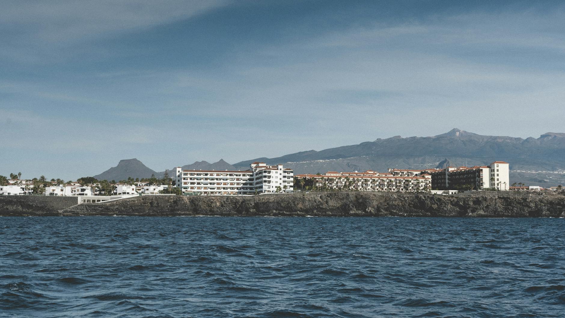 Symbolbild zum Thema Kanaren Unwetter Kreuzfahrtschiff