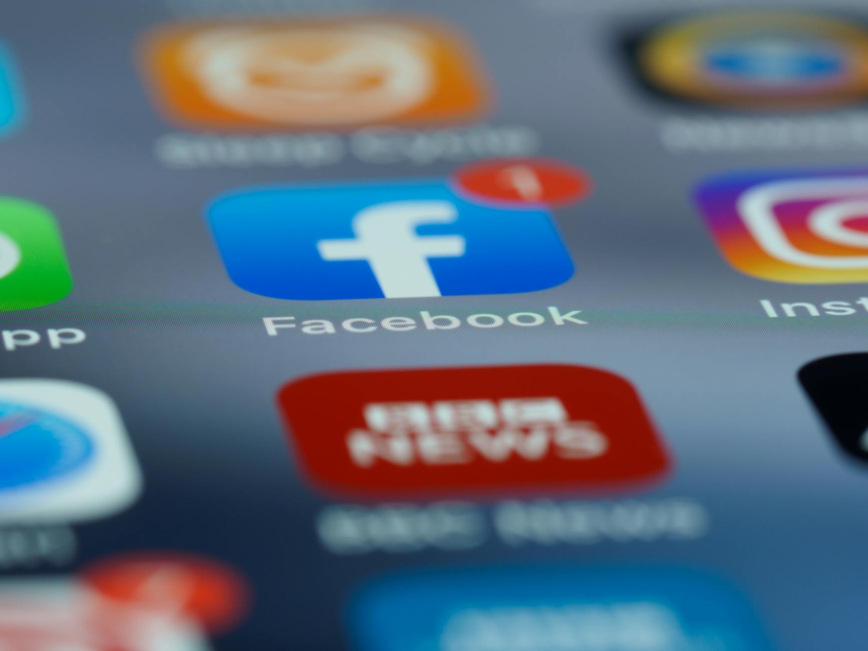 Illustration zu WhatsApp Datenweitergabe Facebook