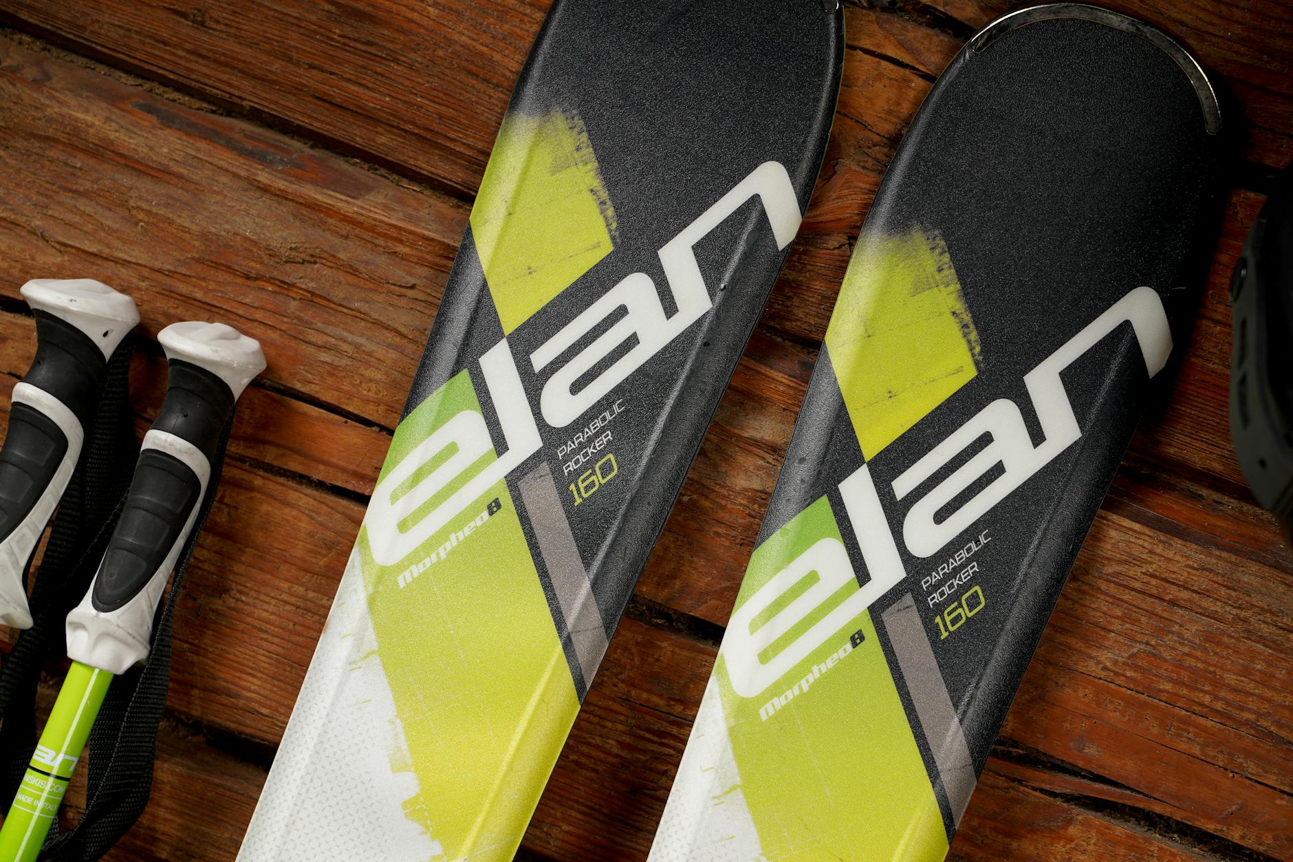 Abfahrt Symbolbild zum Thema Abfahrt