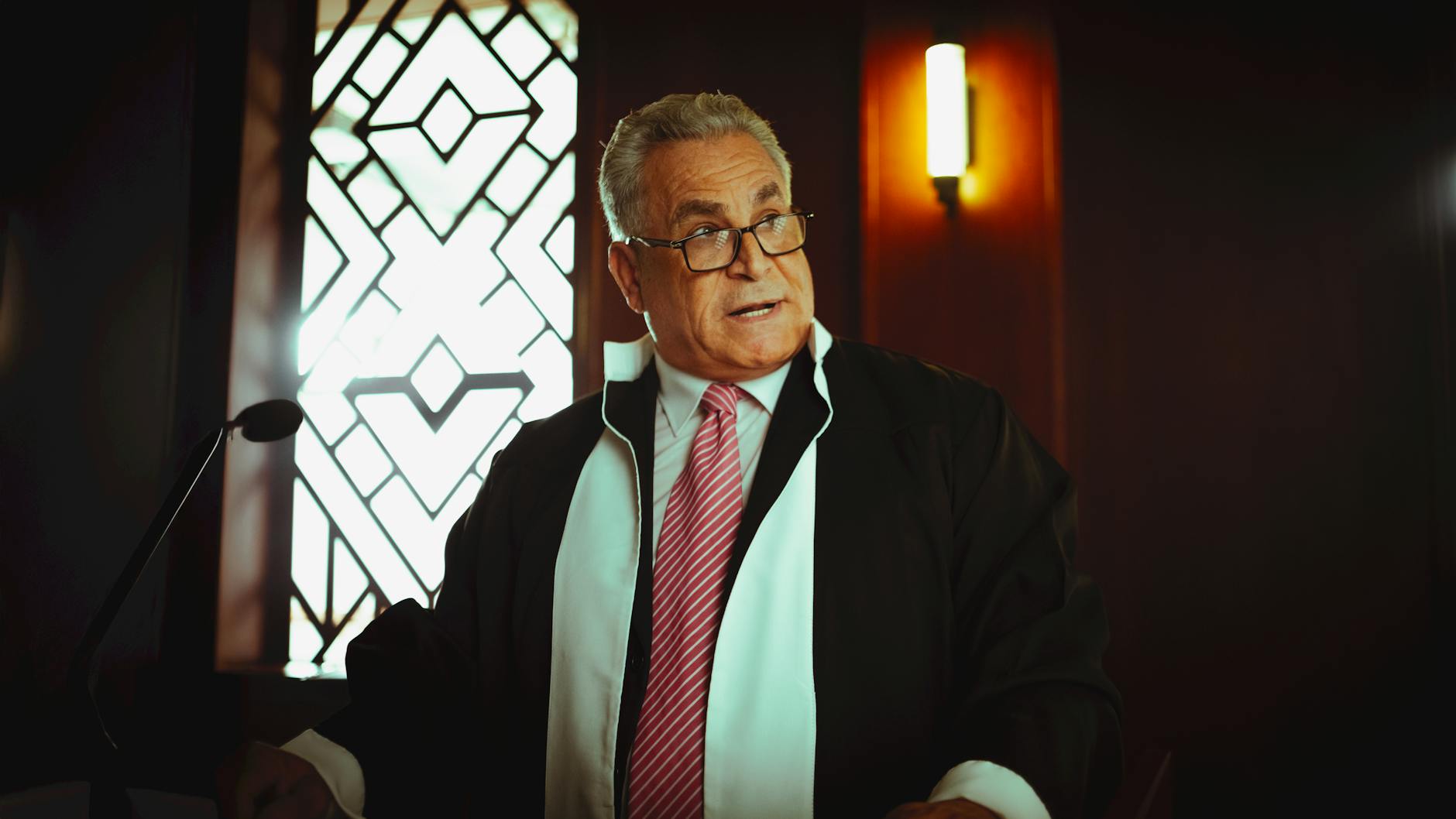 Symbolbild zum Thema Blitzerwarner Legal