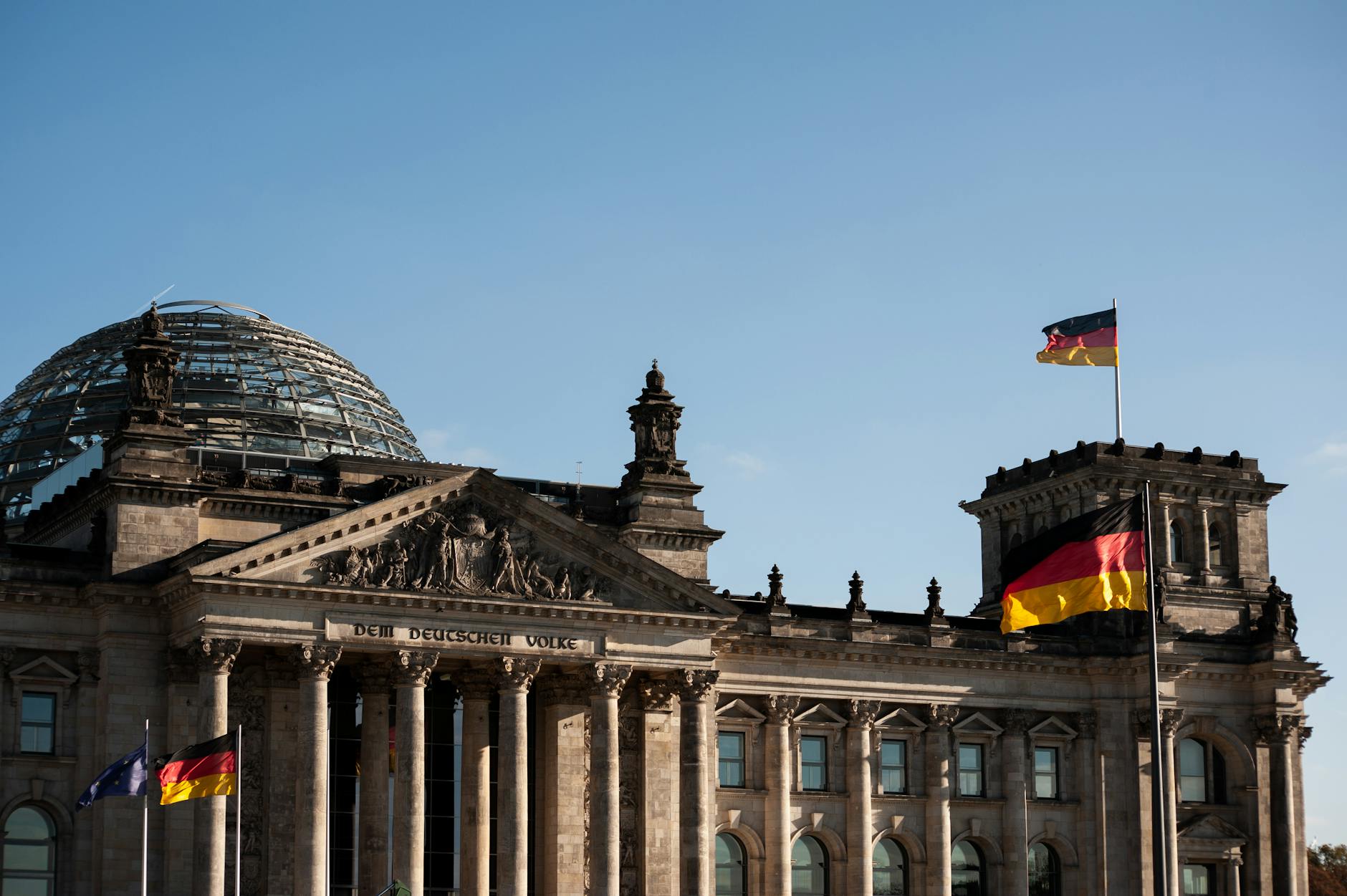 Gehälter Deutschland 2025 Symbolbild zum Thema Gehälter Deutschland 2025