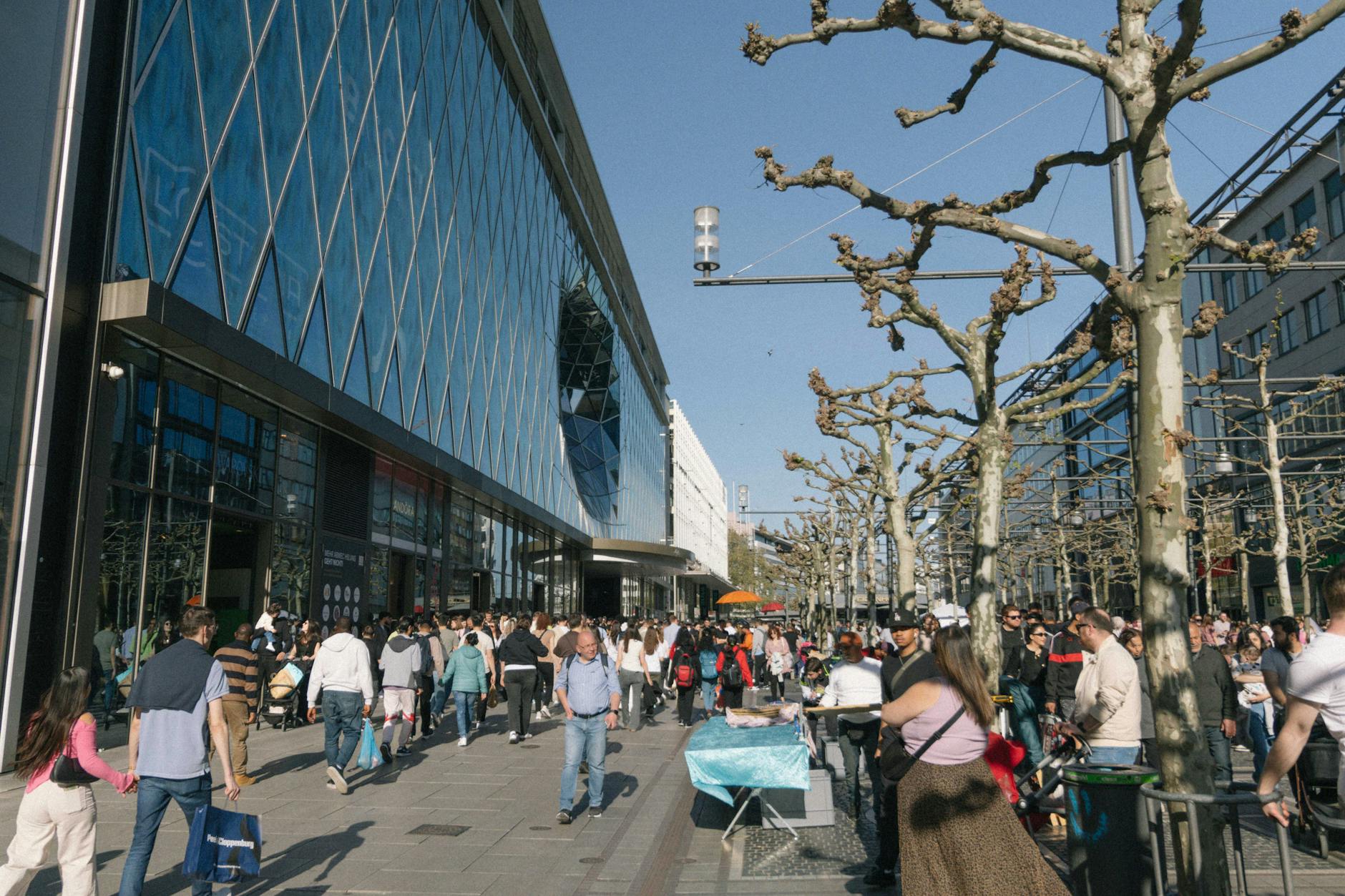 Symbolbild zum Thema Karsamstag Geschäfte Offen