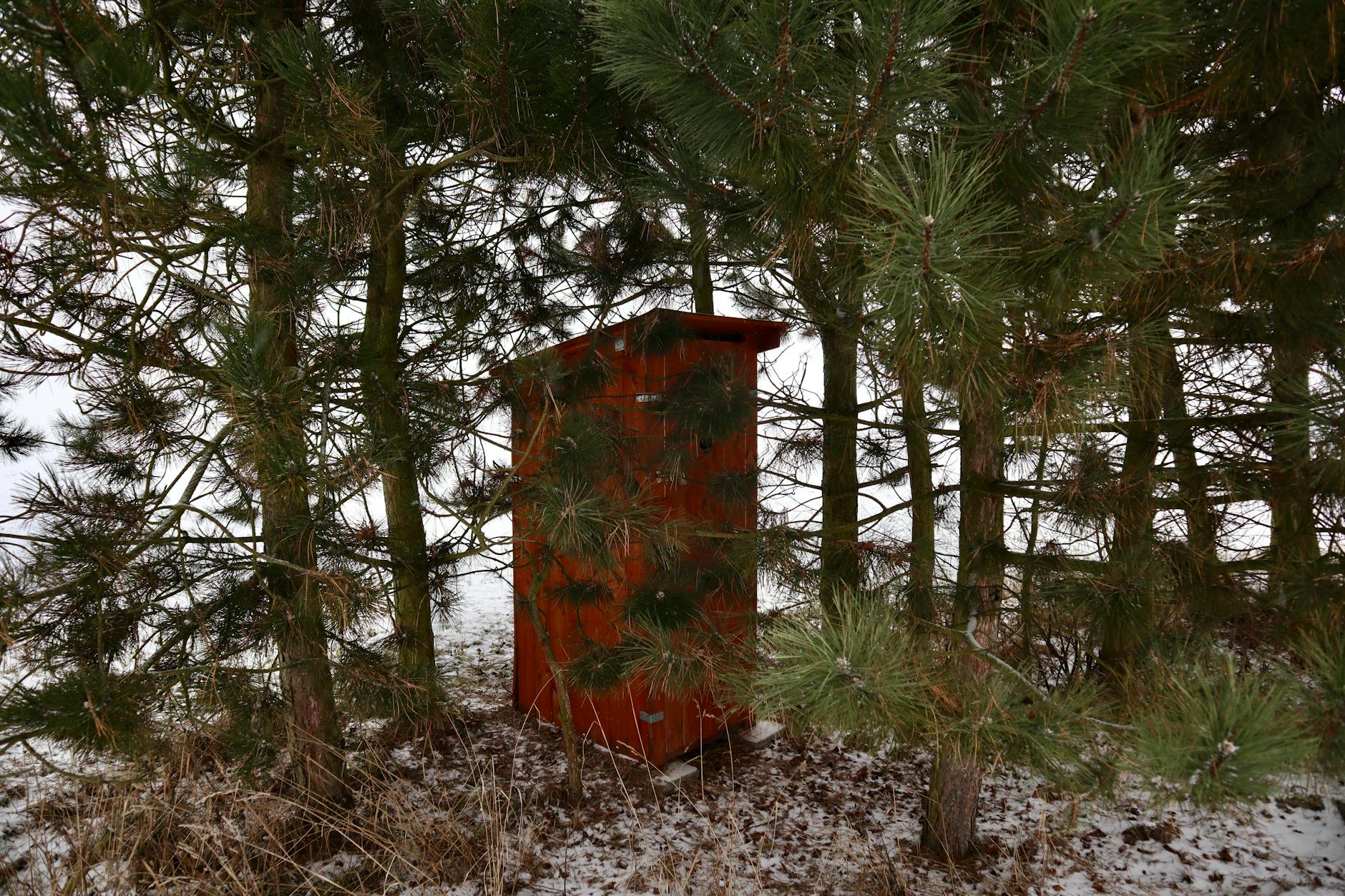 Komposttoilette Garten Symbolbild zum Thema Komposttoilette Garten