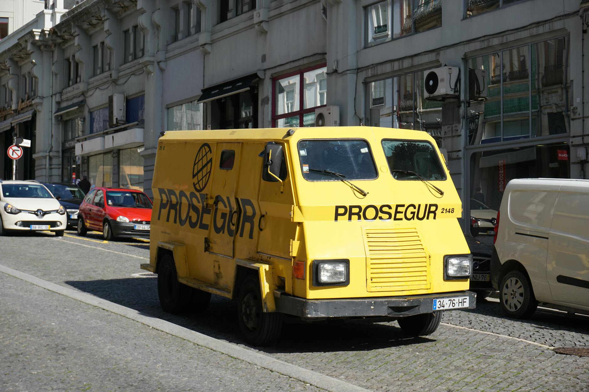 Symbolbild zum Thema Portugal Krimi Weisse Fracht