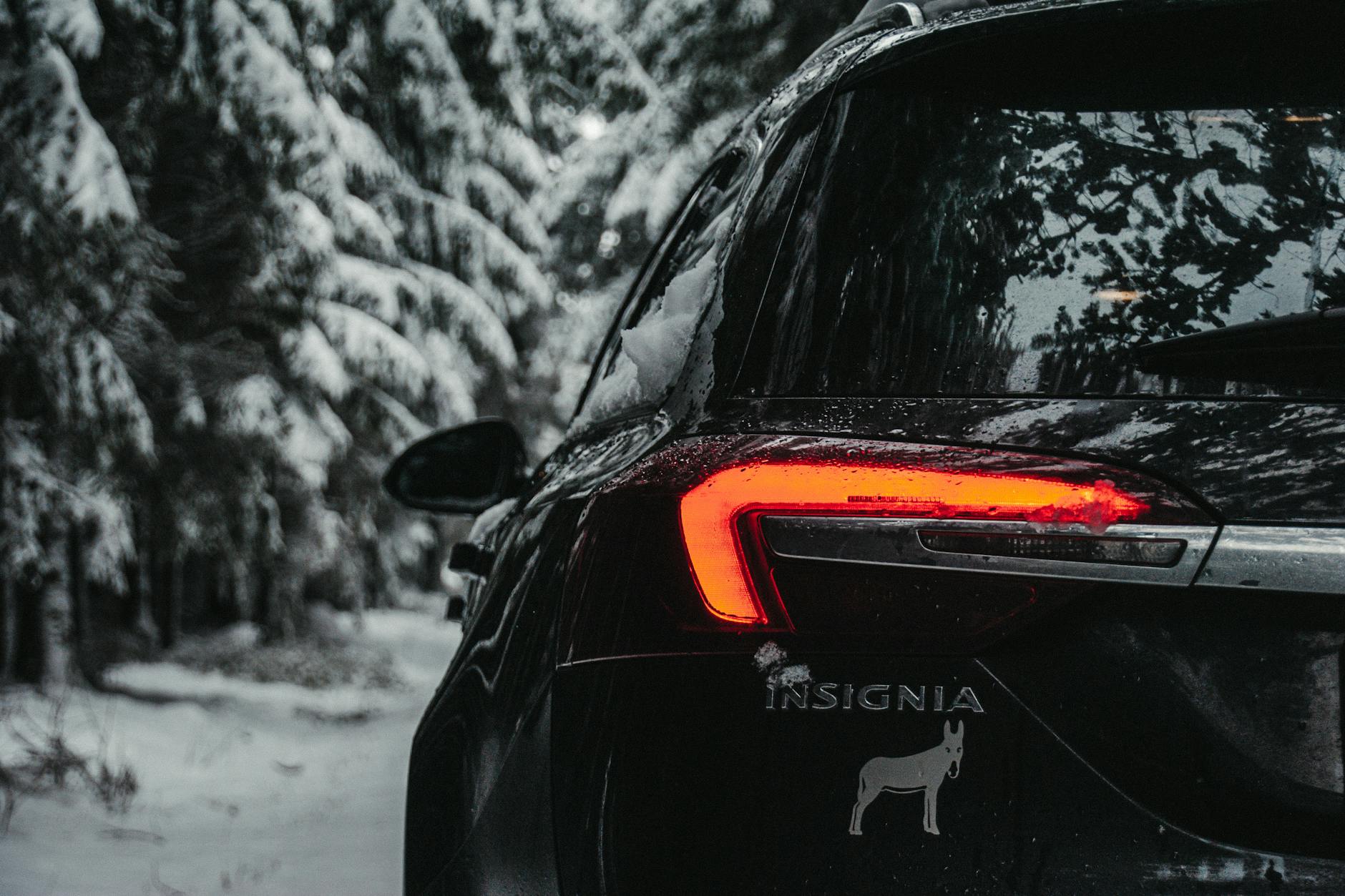 Symbolbild zum Thema Stellantis Rückruf Brandgefahr