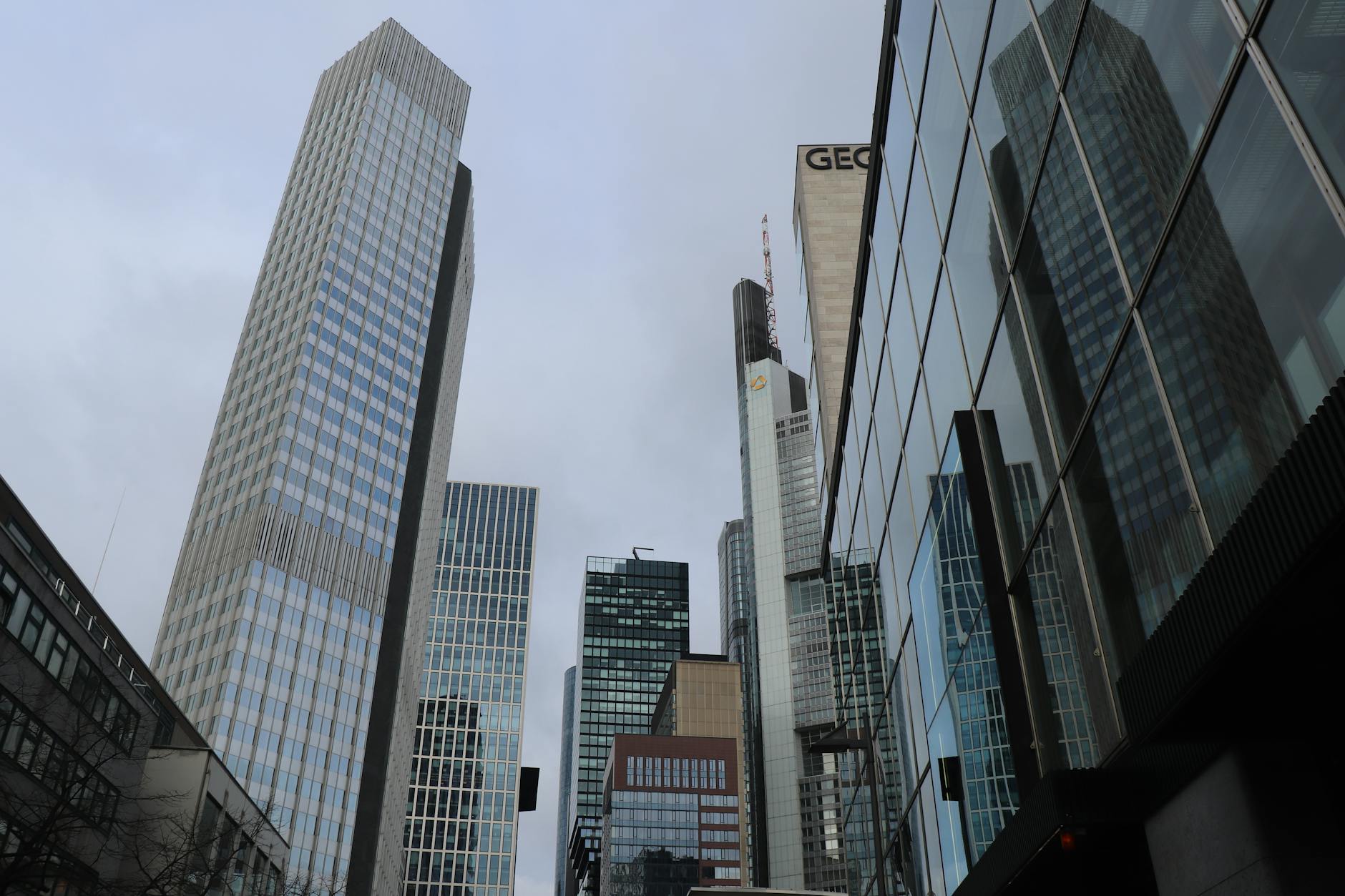 Detailansicht: Unicredit Commerzbank übernahme