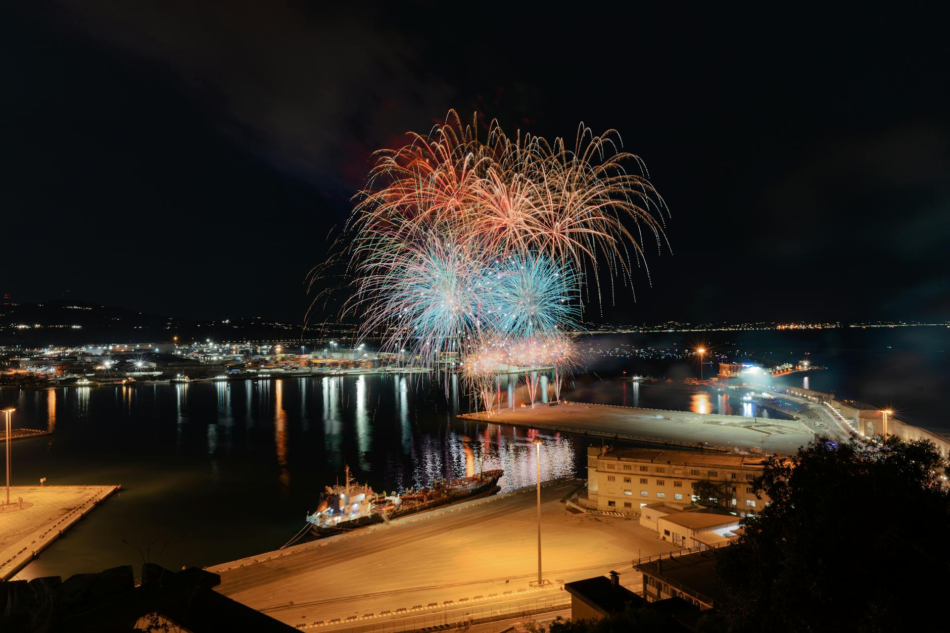 Symbolbild zum Thema Feuerwerk Hafengeburtstag 2026