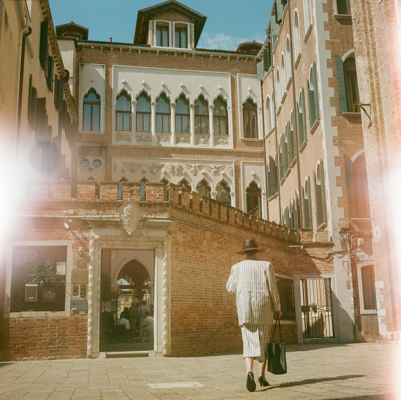 Illustration zu Florentina Holzinger Biennale Venedig