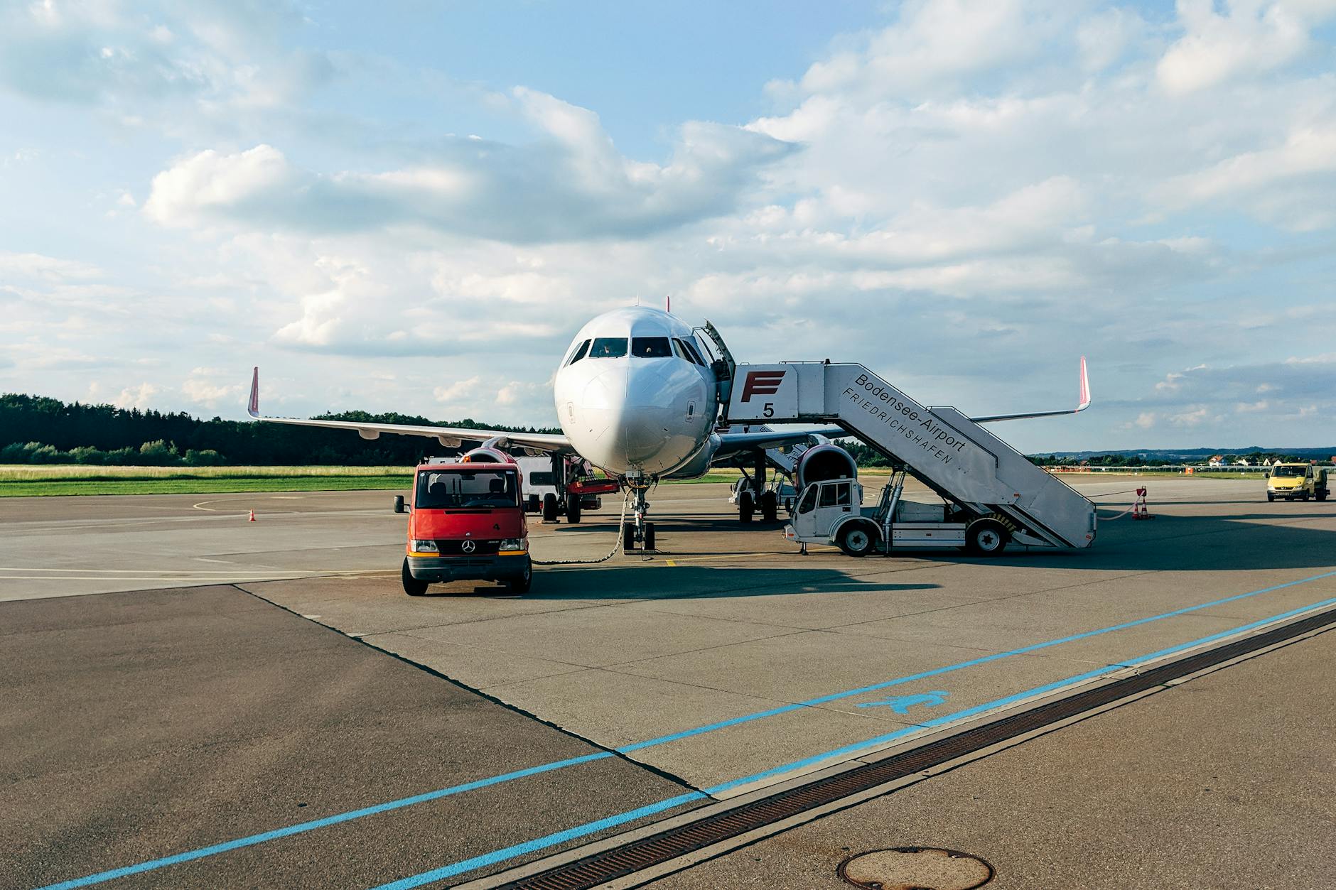 Detailansicht: Flughafen Linz Bombendrohung