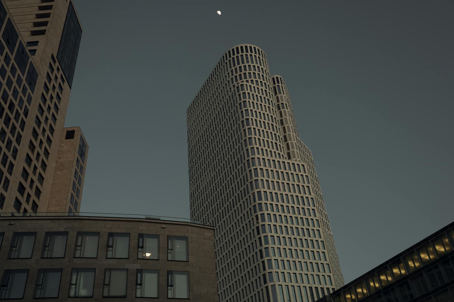 Hochhaus Illustration zu Hochhaus