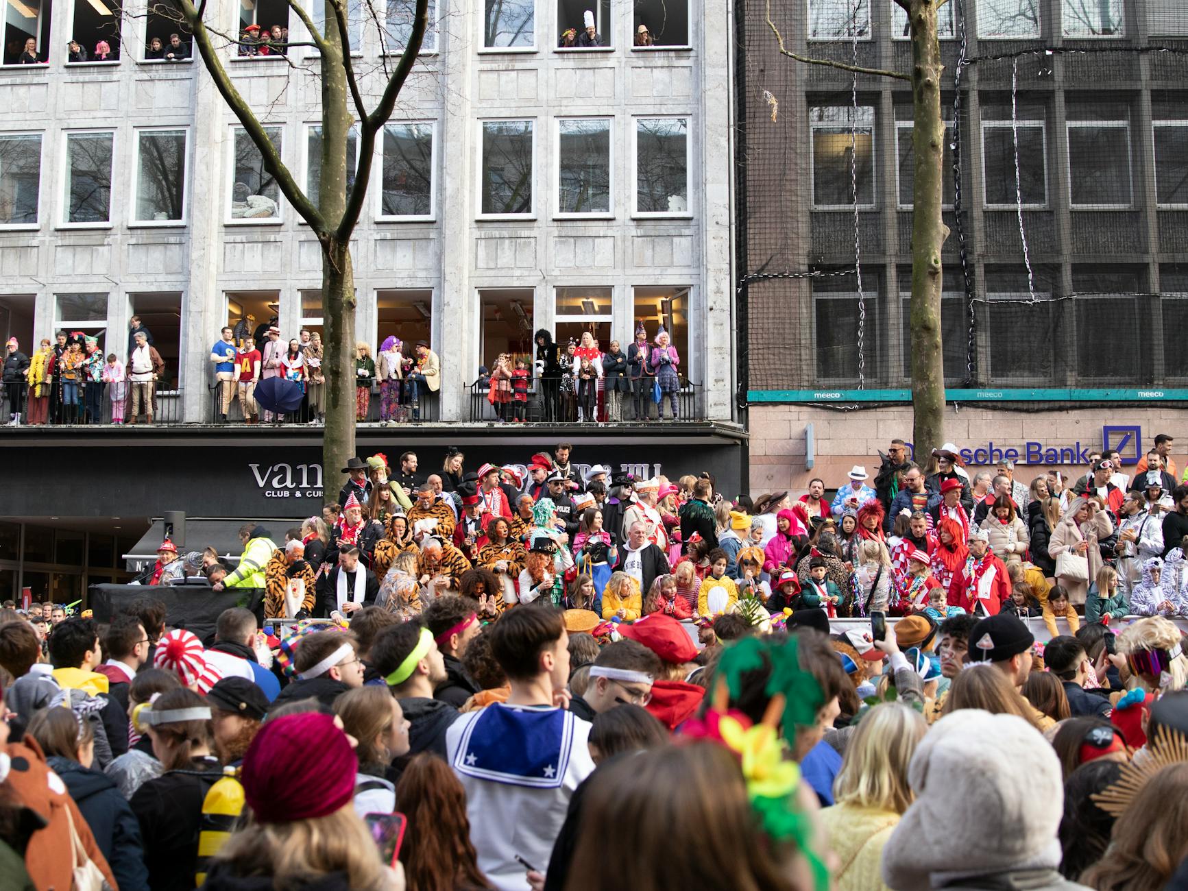 Karneval Der Kulturen Berlin 2026 Symbolbild zum Thema Karneval Der Kulturen Berlin 2026