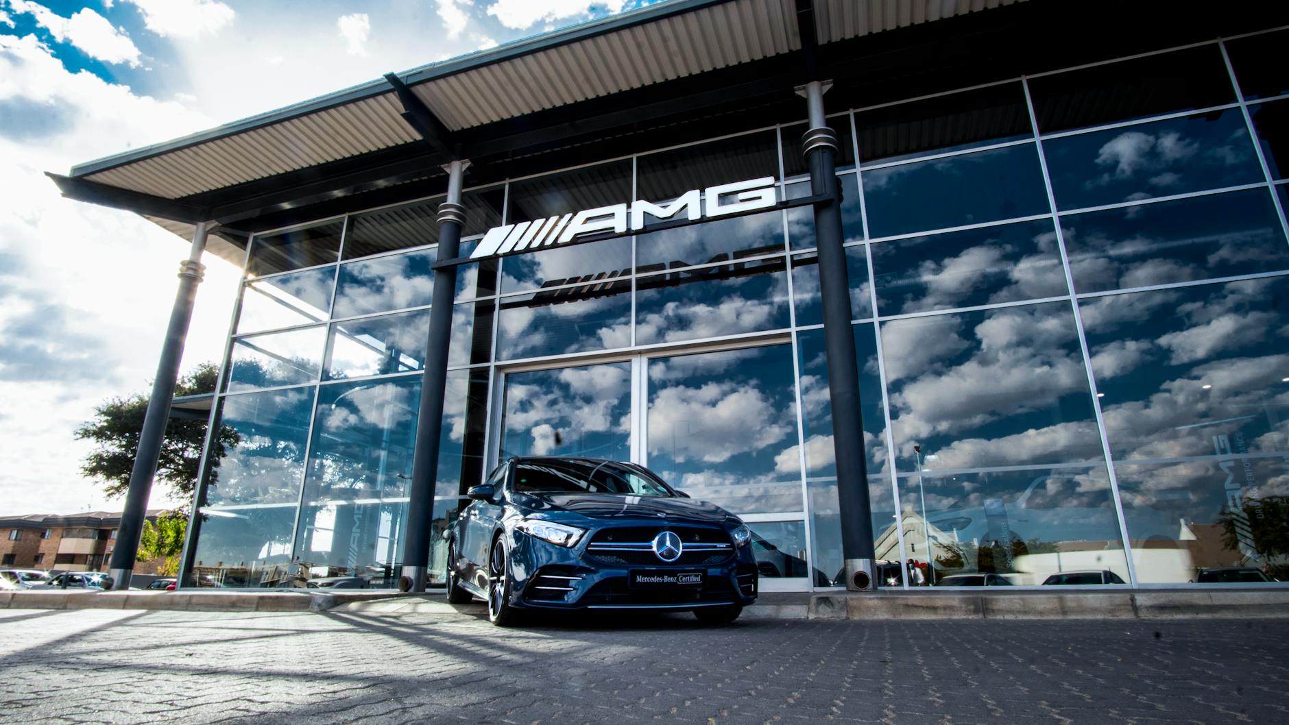 Mercedes Autohäuser Verkauft Detailansicht: Mercedes Autohäuser Verkauft