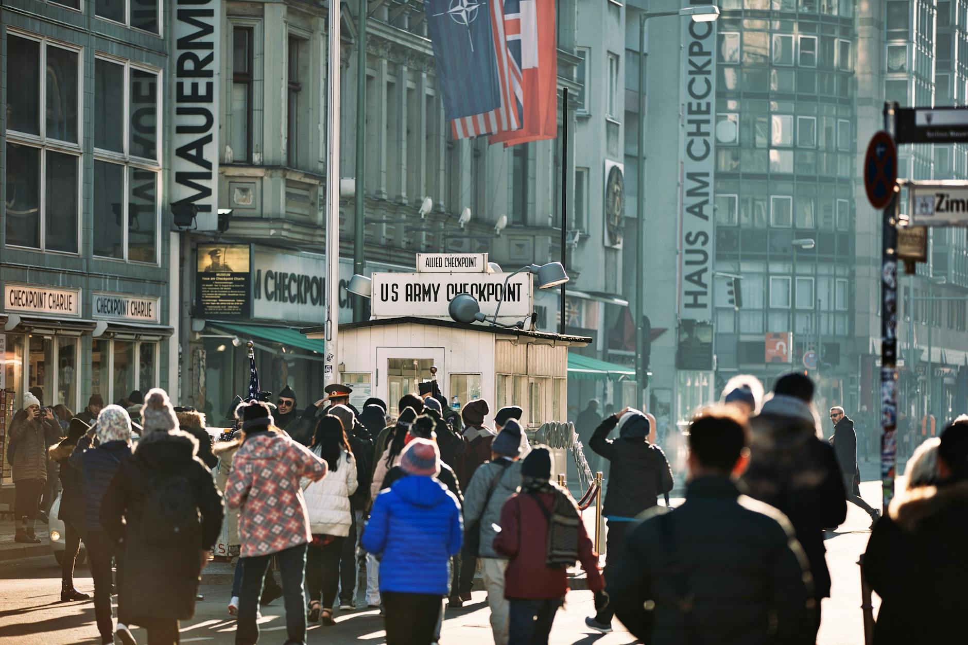 Illustration zu Schüsse Weißes Haus