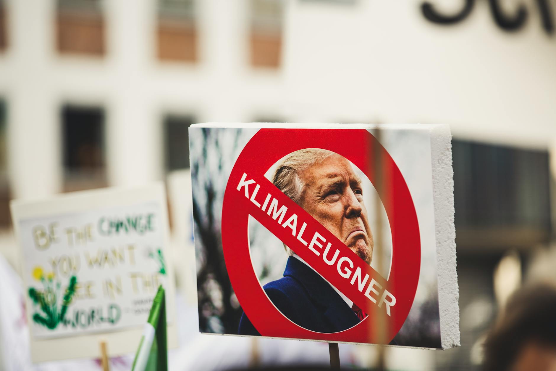 Trump Prunkbau Kritik Symbolbild zum Thema Trump Prunkbau Kritik