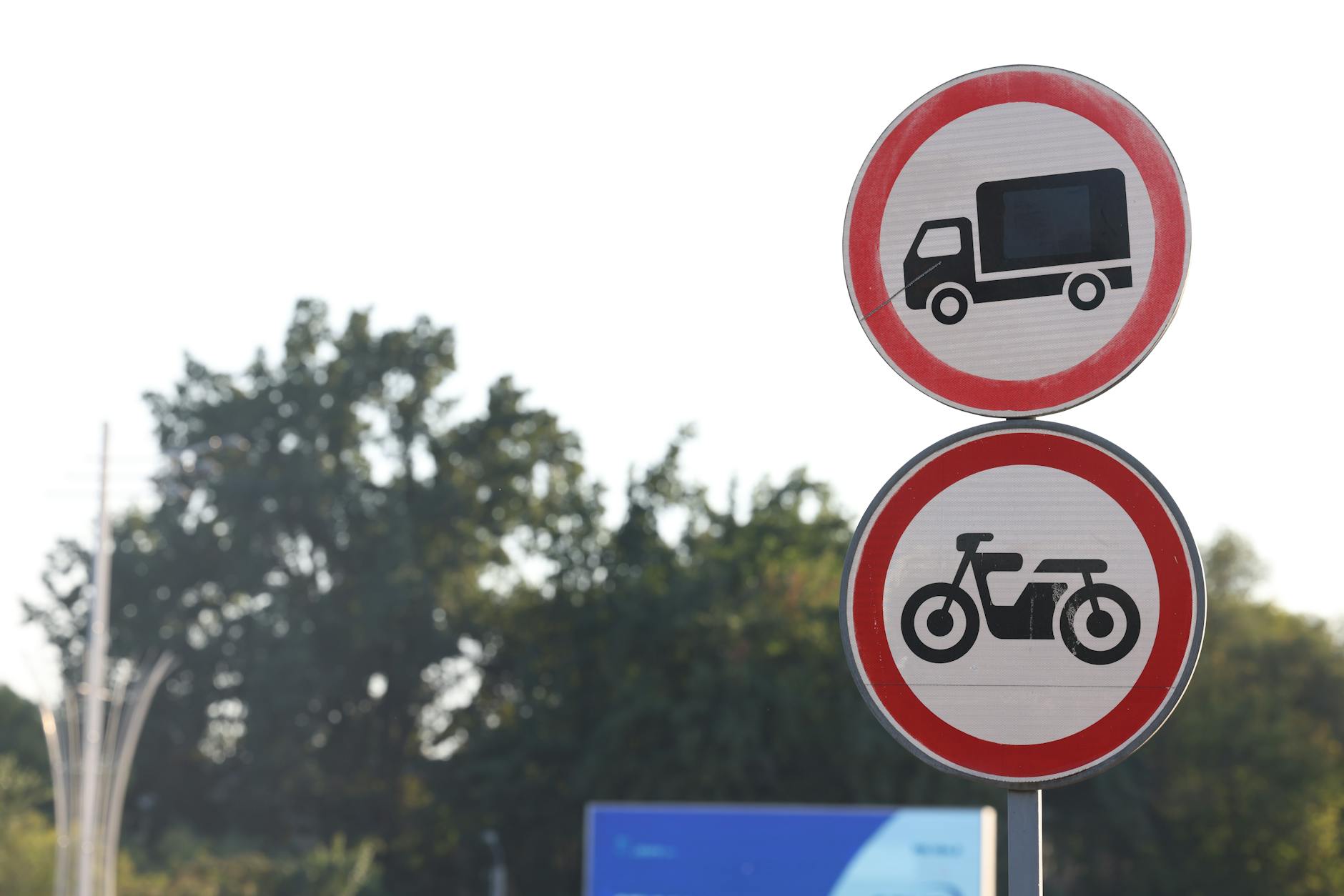 Detailansicht: Unbekannte Verkehrszeichen