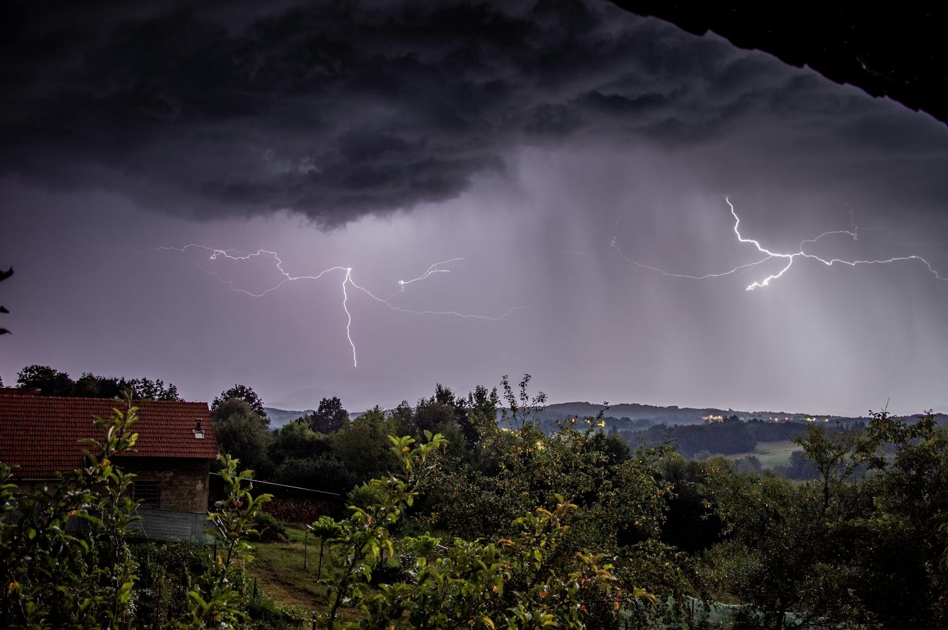 Symbolbild zum Thema Warnung Vor Starkem Gewitter