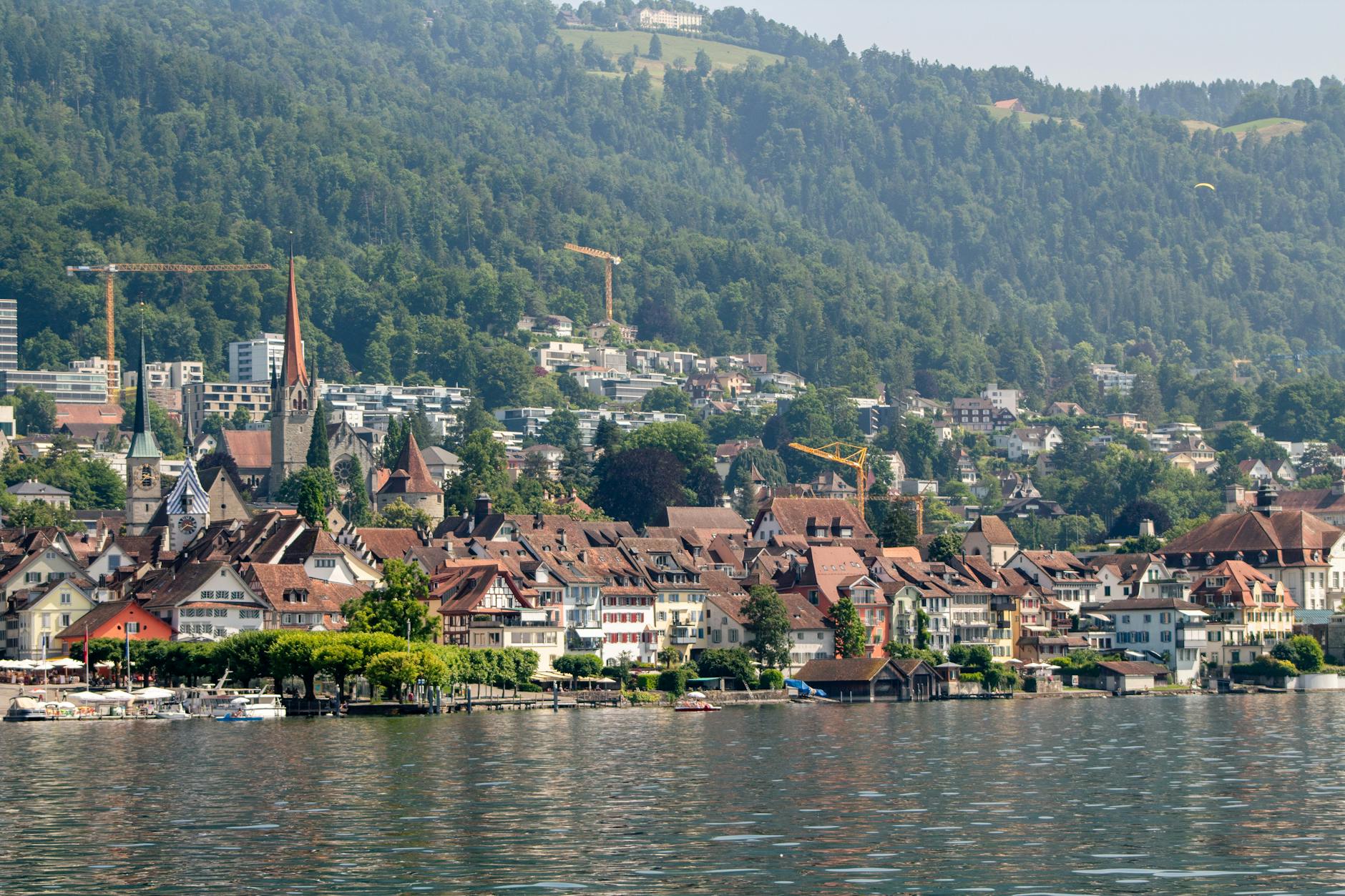 Zug Symbolbild zum Thema Zug